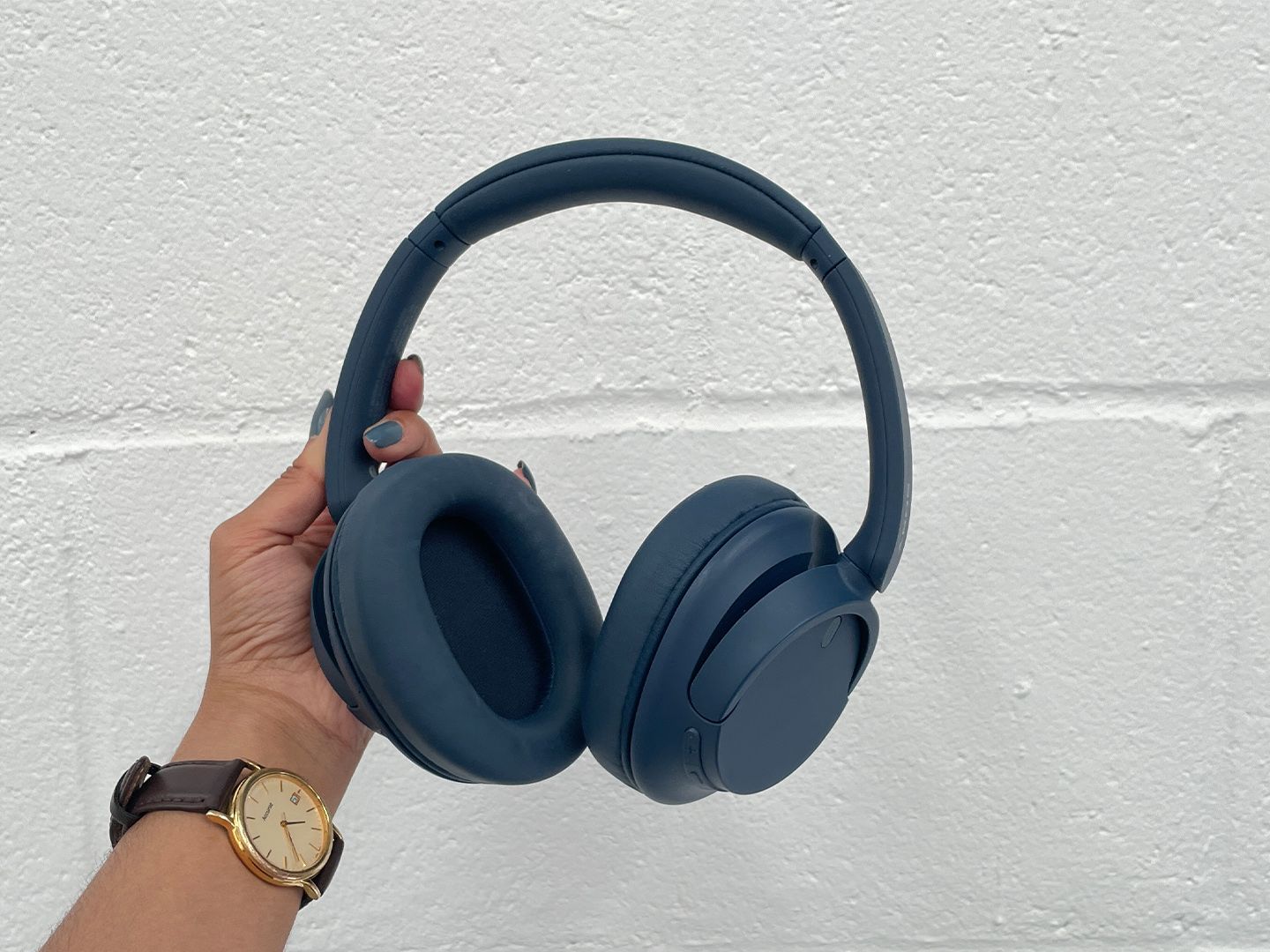 Sony's WH-CH720N Headphones Are a Steal
