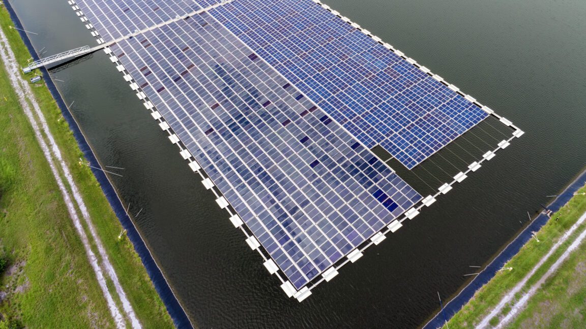 US Energy Shift: Solar Power Overtakes Hydroelectric