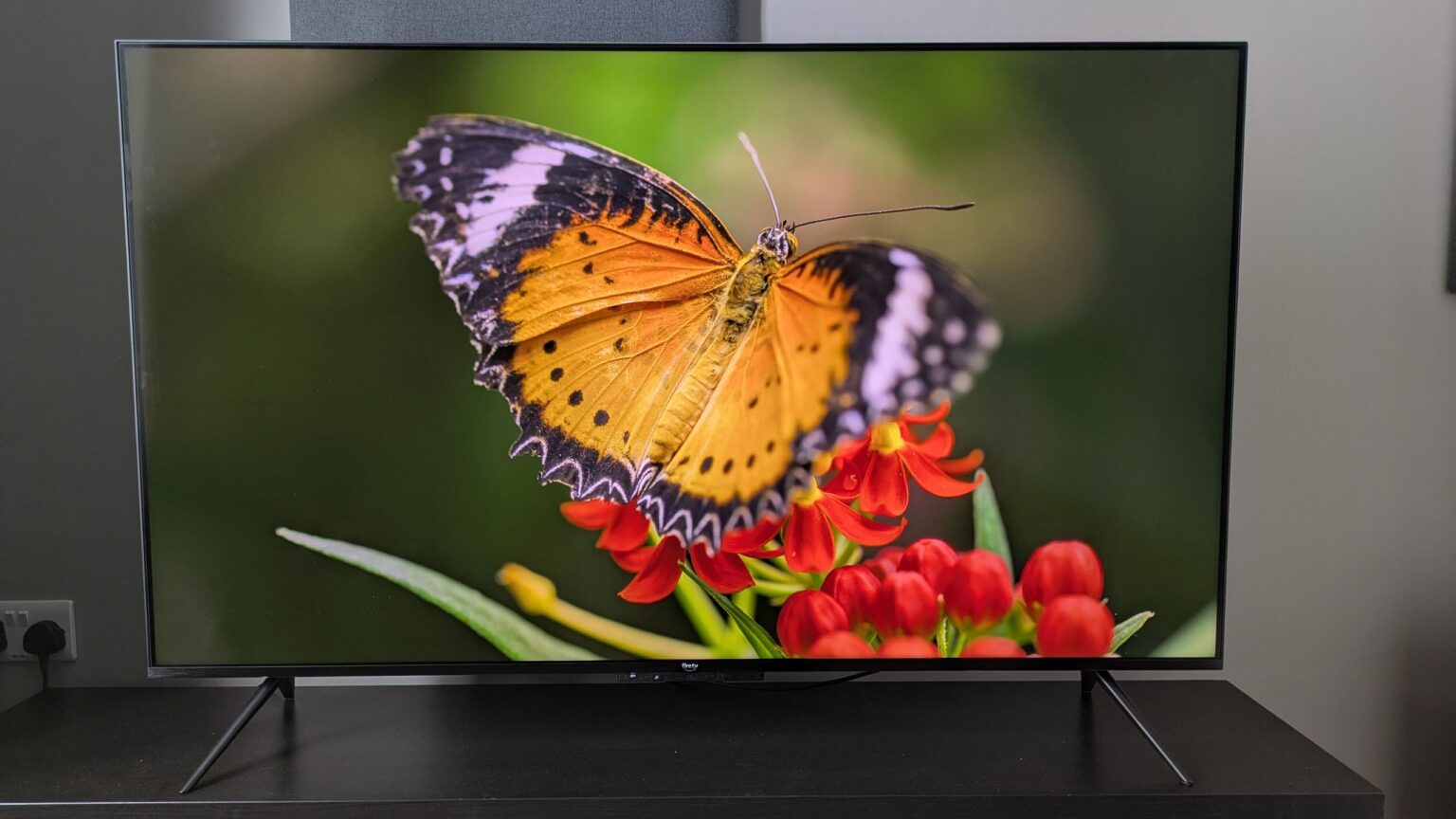 Affordable TV & Soundbar Bundle: A Smart Upgrade