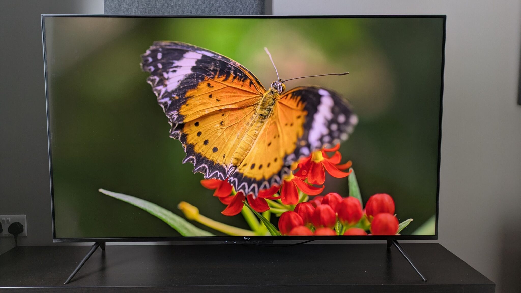 Affordable TV & Soundbar Bundle: A Smart Upgrade