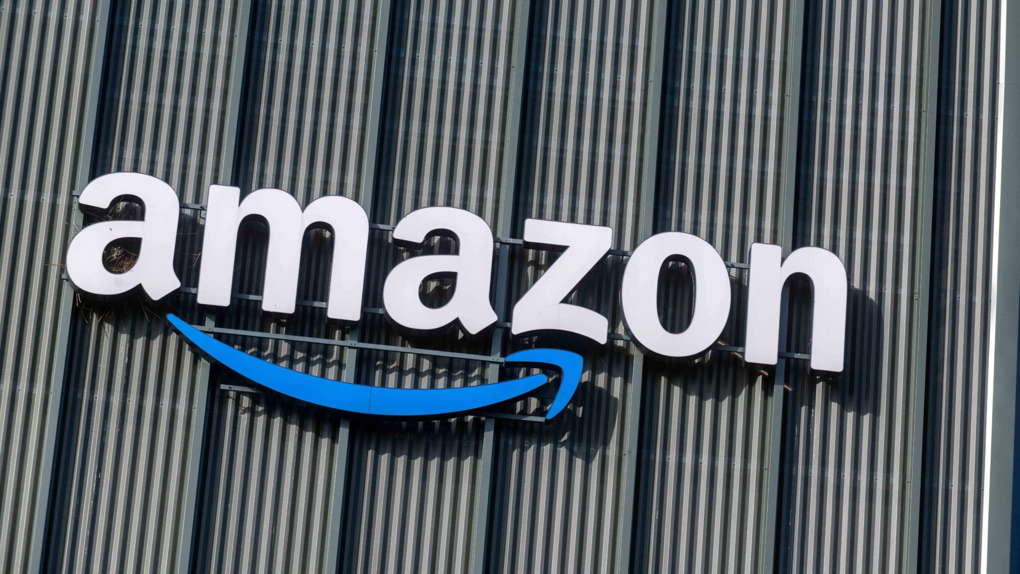 Amazon Addresses AI Outages in Engineering Meeting