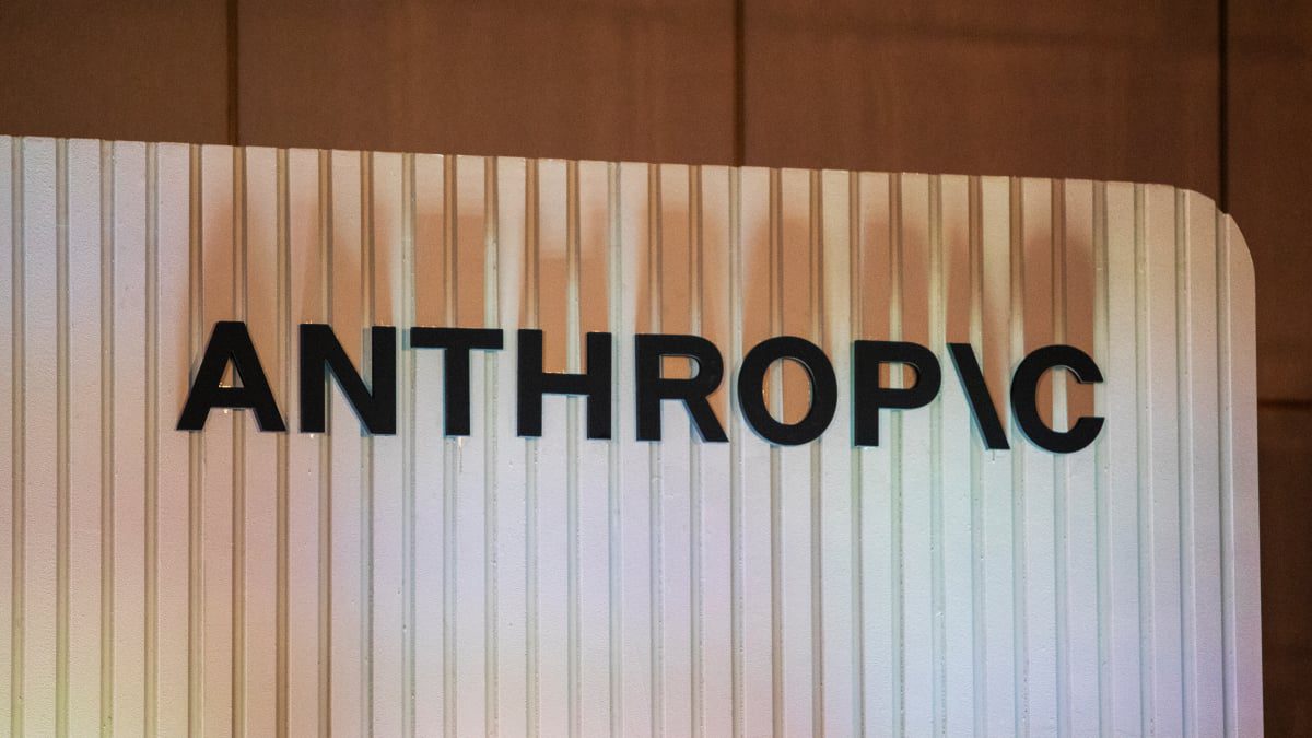Anthropic Sues Pentagon Amidst Surging Claude Downloads