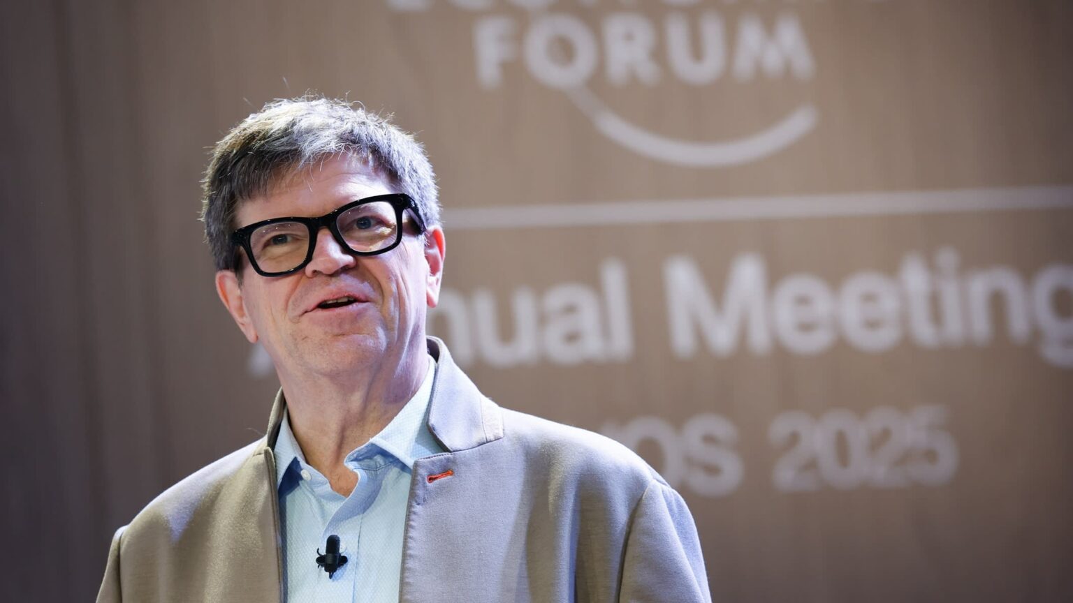 Yann LeCun's AI Start-up Raises $1bn