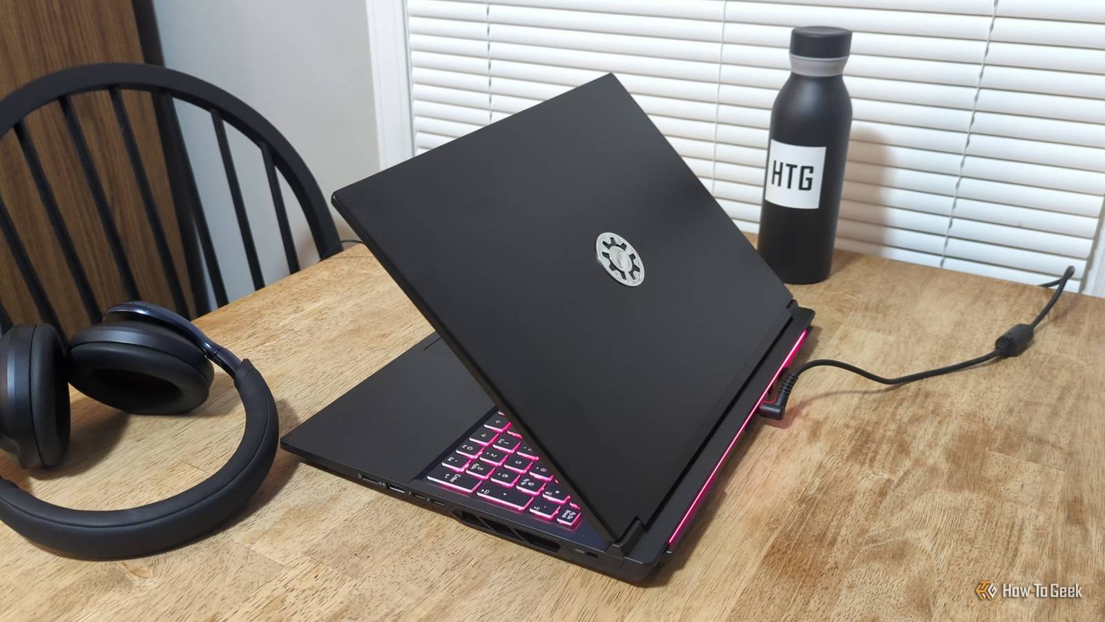 Revive Your Old Laptop: Turning a Dead Screen into a Homelab Starter Kit
