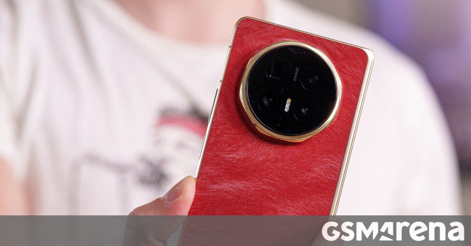 Honor Magic V6 Unboxing and Hands-On Review