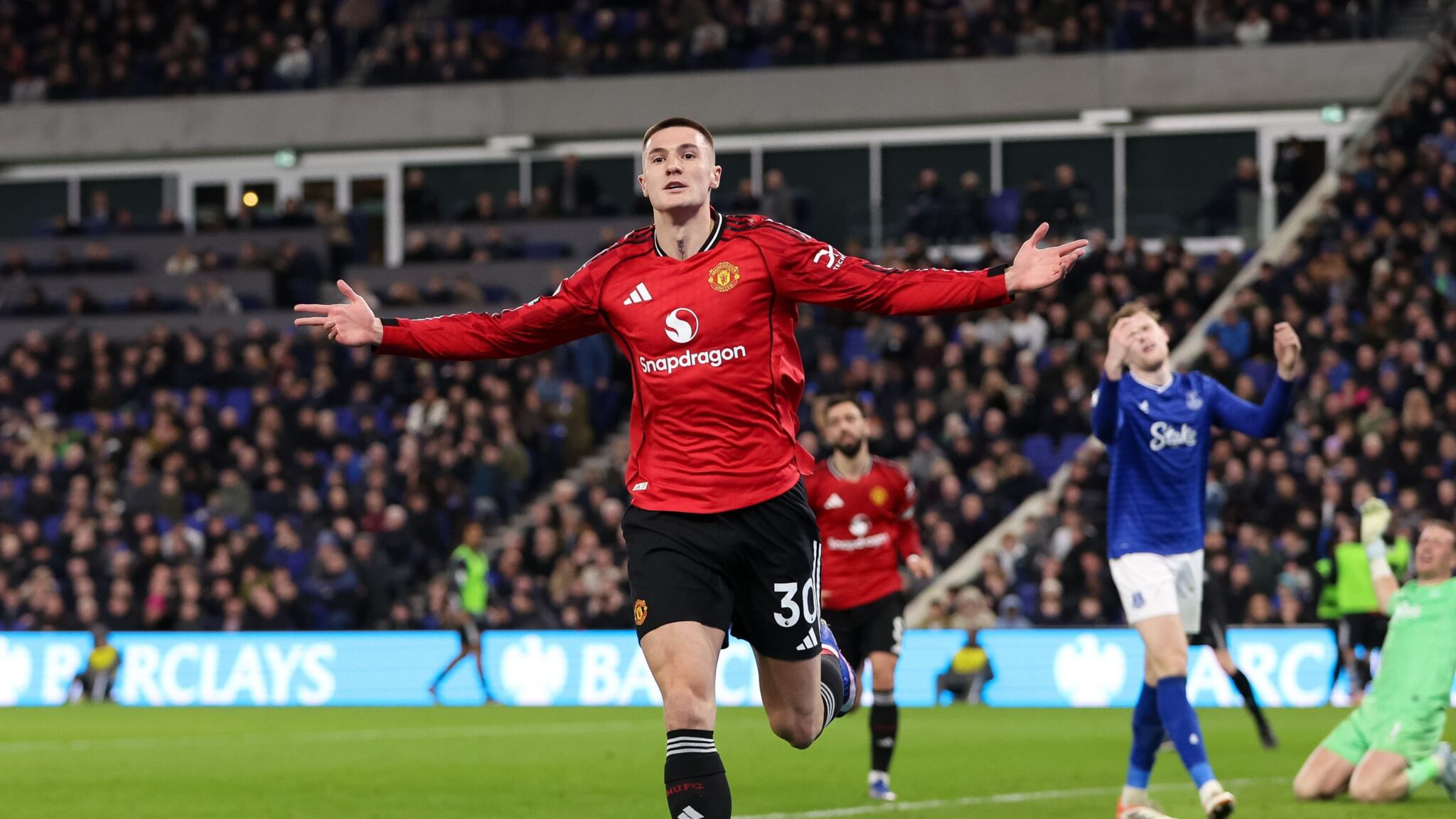 How to Watch Football: Live Streams & TV Channels for Man Utd vs Crystal Palace