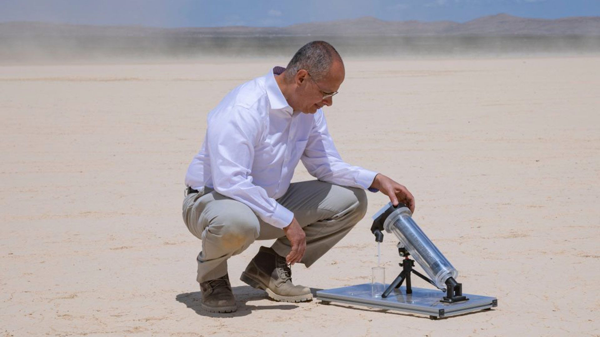MOF Water Harvester: 1,000 Liters a Day from Desert Air