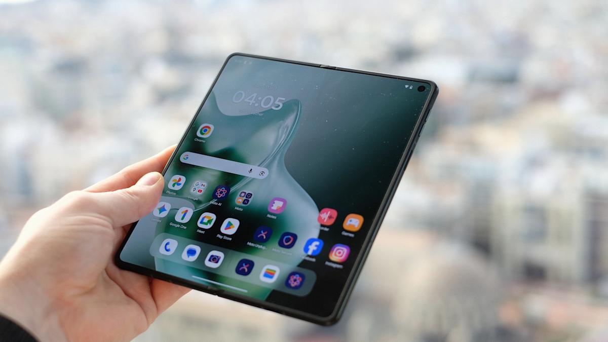 Motorola Razr Fold 2026: A Brighter, Slimmer Foldable Future