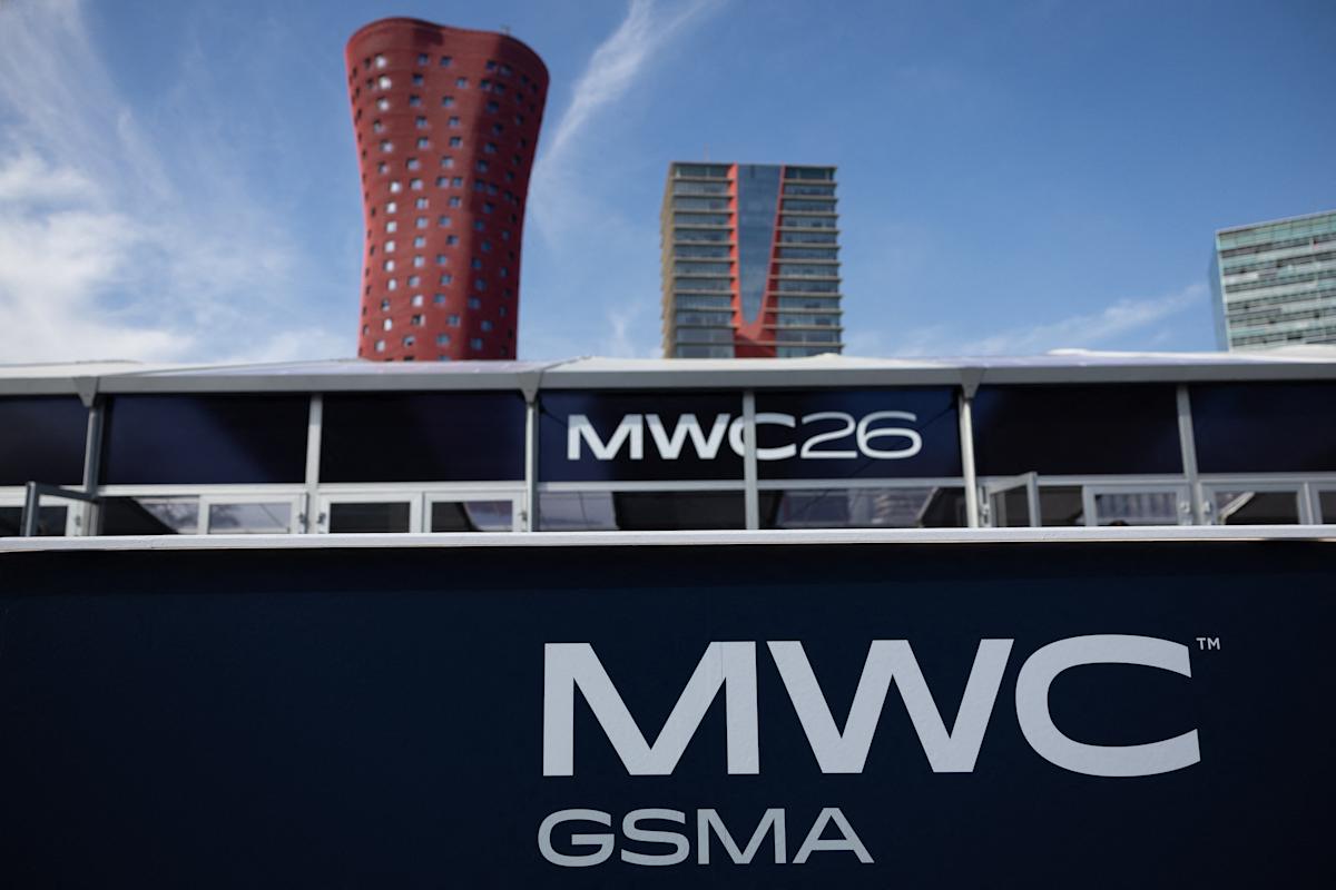 MWC 2026 Announcements: Honor’s Robot Phone, Xiaomi’s Leitzphone & More