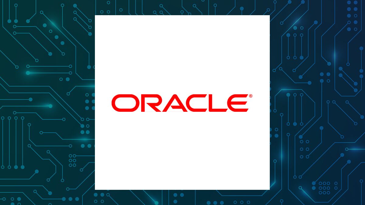 Oracle Corporation: A Deep Dive into Institutional Investor Activity and Analyst Sentiment