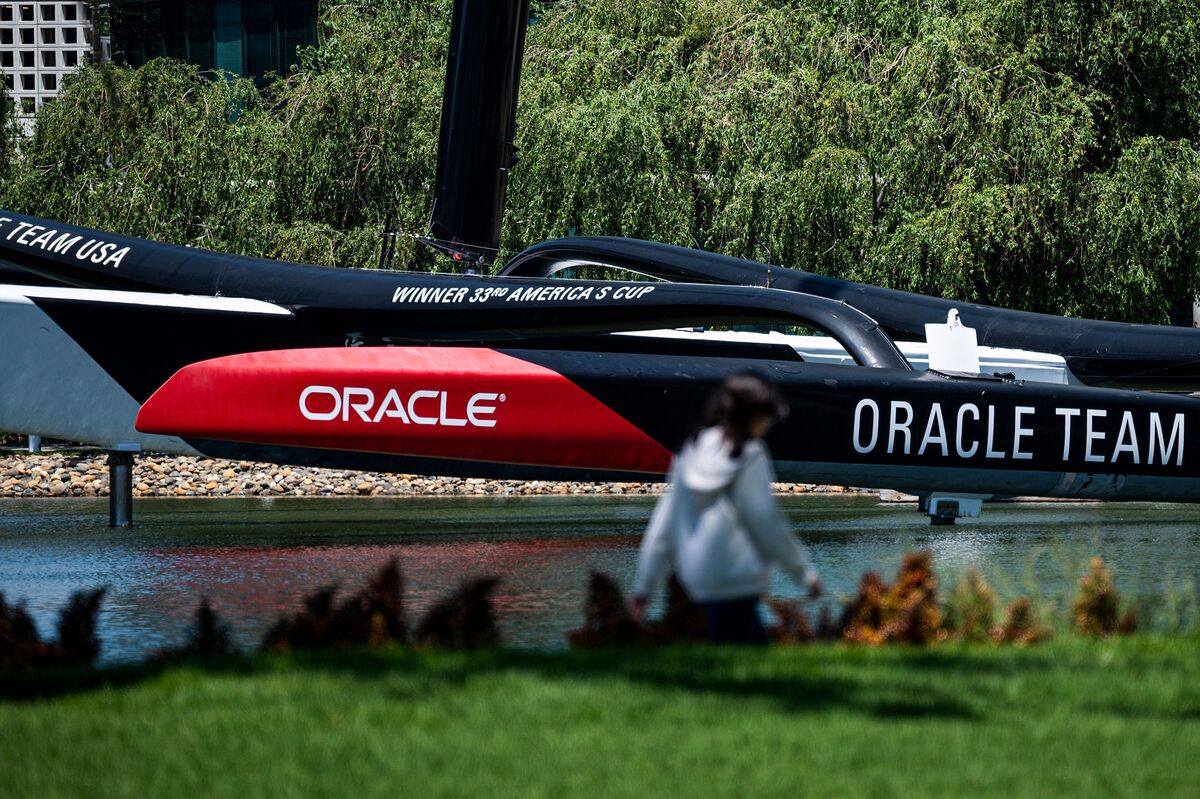 Oracle to Cut Thousands of Jobs Amid AI Data Center Expansion