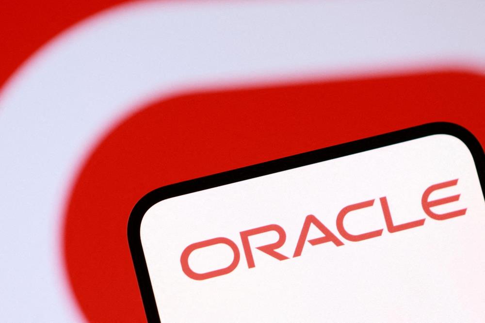 Oracle Plans Thousands of Job Cuts Amid AI Expansion