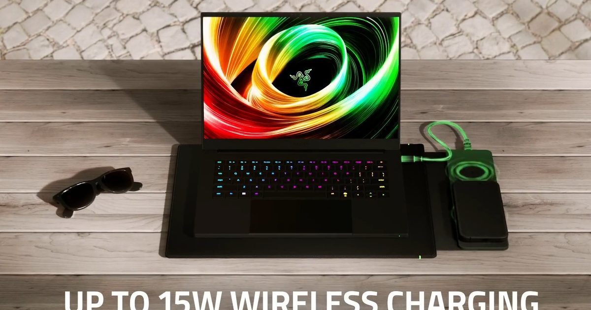 Razer Laptop Sleeve 16: A Protective Cover with Wireless Charging