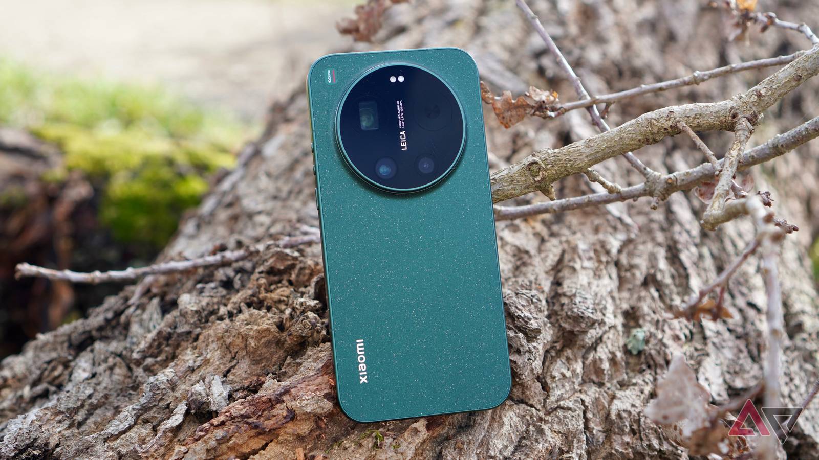 Xiaomi 17 Ultra Review: A Camera Powerhouse with a Major Flaw