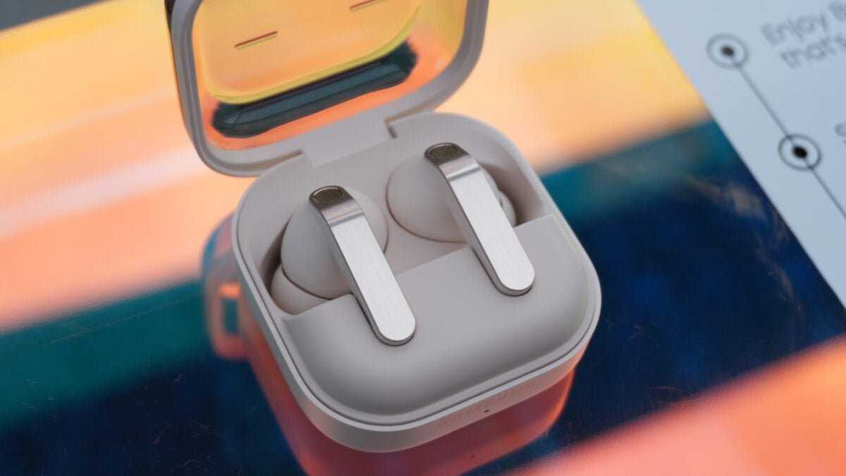 Galaxy Buds 4 Pro Blade Lights: Why They’re Missing & Alternatives