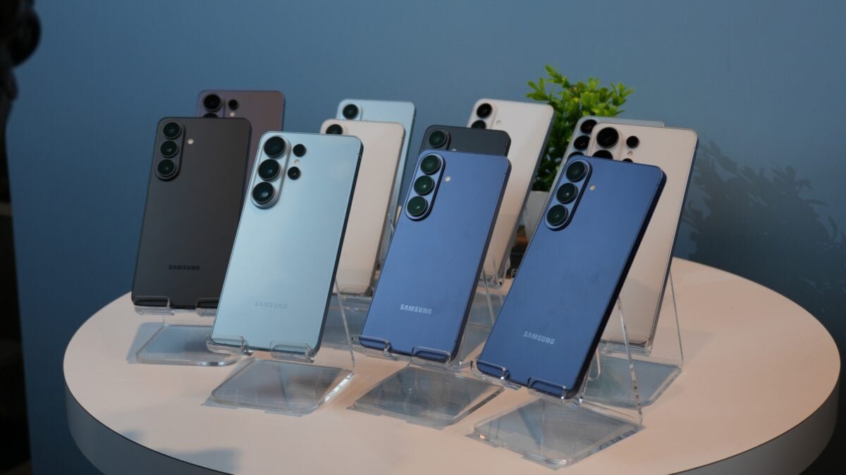 Galaxy S26 Series: Why No Built-in Magnets for Wireless Charging?