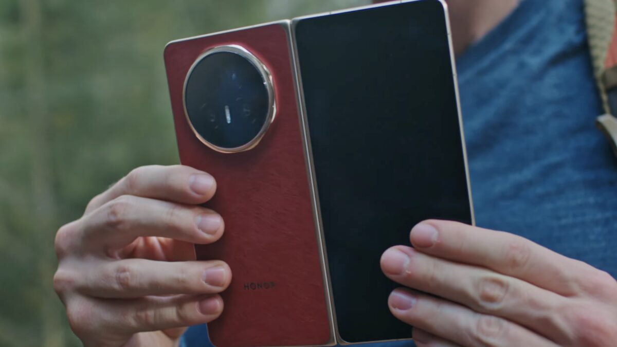 Honor Unveils Ultra-Thin Magic V6 Foldable Phone