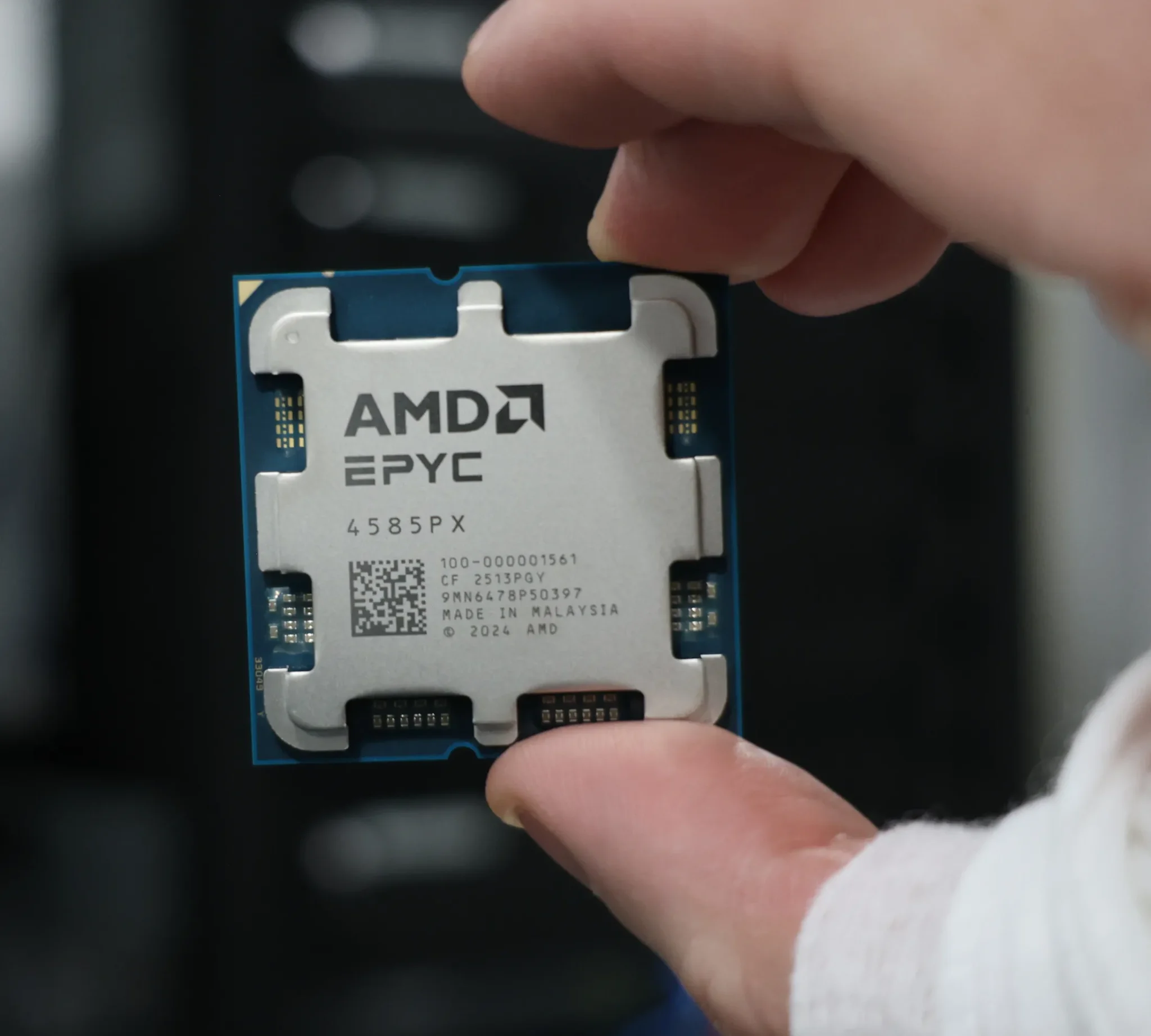 Linux 7.0 Performance Gains for Databases on Small AMD EPYC Servers