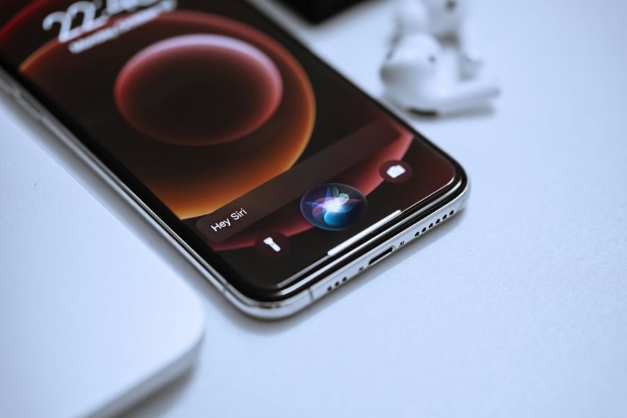 Apple Unlocks Siri for Gemini, Claude & More